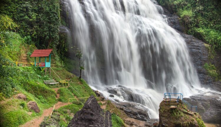 Liburan Kuy! Ini 5 Curug Terindah di Cianjur yang Bisa Dikunjungi