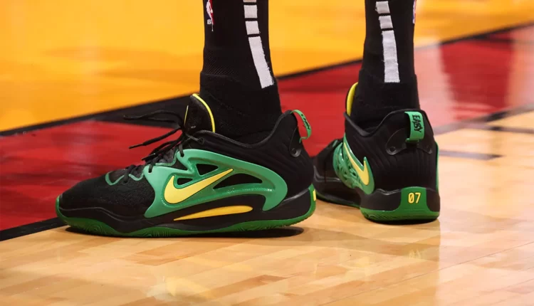 Ini Dia Tips Membeli Sepatu Basket yang Sesuai