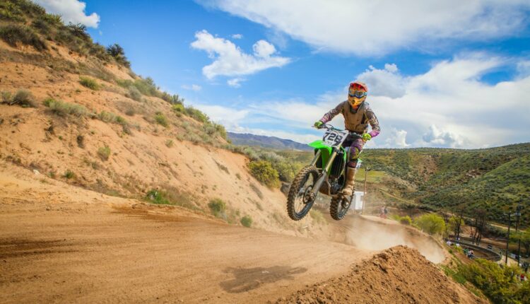 Mengapa Olahraga Ekstrem Berisiko Tinggi Namun Tetap Menarik?