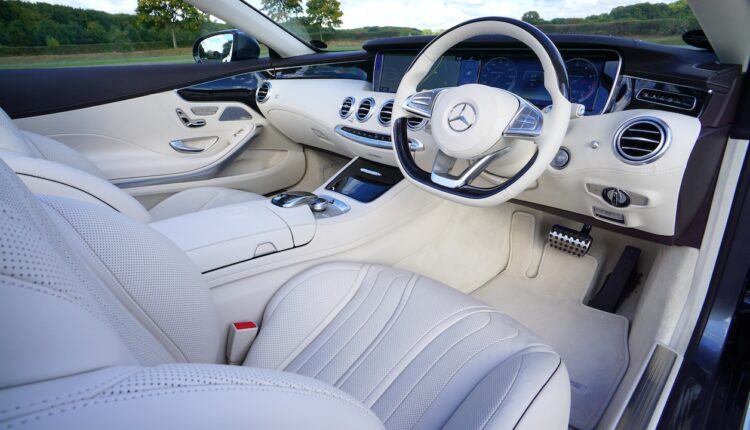 7 Tips Mudah untuk Menghilangkan Bau dalam Kendaraan