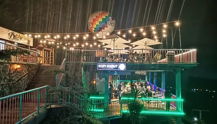 Kedai Kopi Kabut Cianjur, Sensasi Ngopi di Pemandangan Indah