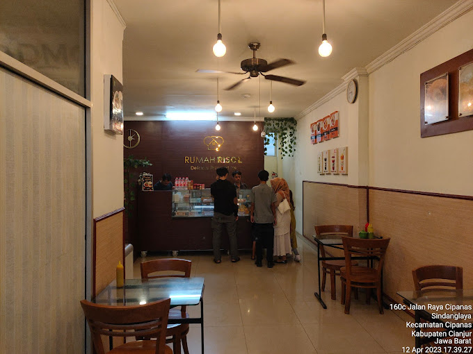 Rumah Risol D'Rizzee Cipanas