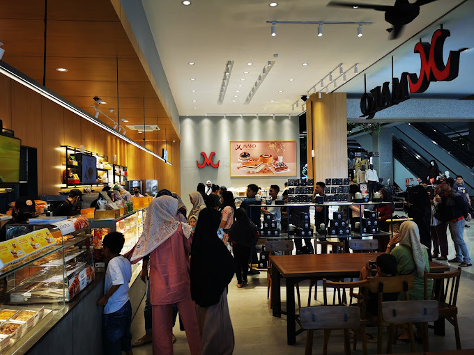 J.CO Donuts and Coffee Cipanas