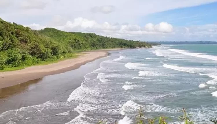 Pantai Karang Nini Pangandaran, Wisata yang Bikin Terpukau