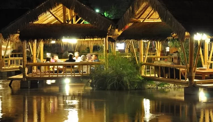 Rumah Air Bogor, Wisata Seru dengan Seafood yang Lezat