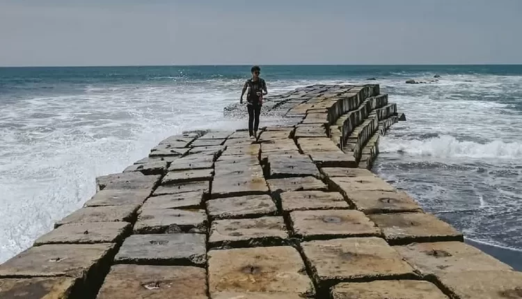 3 Pesona Pantai Cianjur Ala Bali yang Menarik Dikunjungi