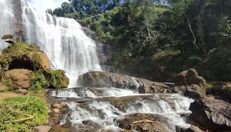 Menyelusuri Keindahan Alam Curug Cikondang