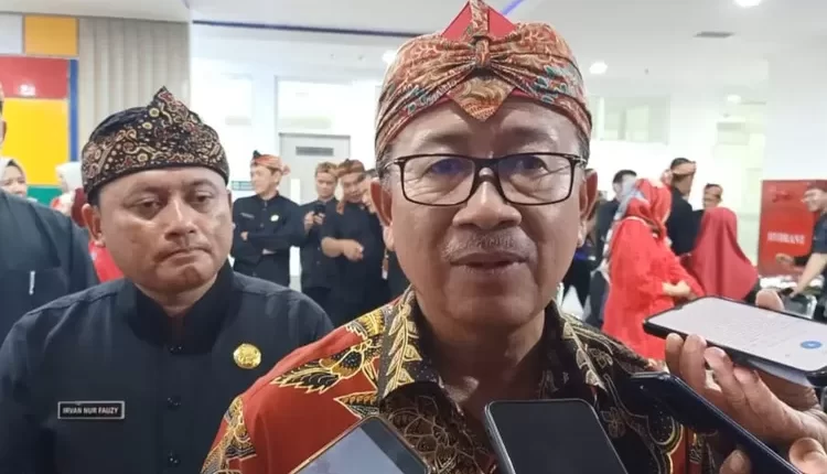 Waduh! Nomor WhatsApp Bupati Cianjur Diretas Hacker