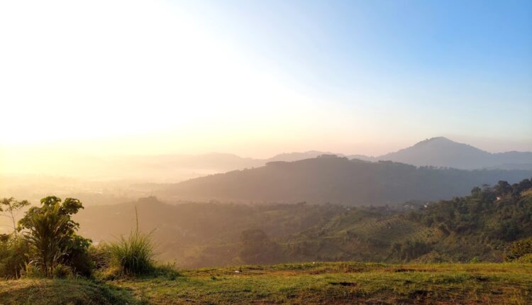 Benarkah Misteri Gunung Kasur Cipanas , Ada Jejak Megalitikum!