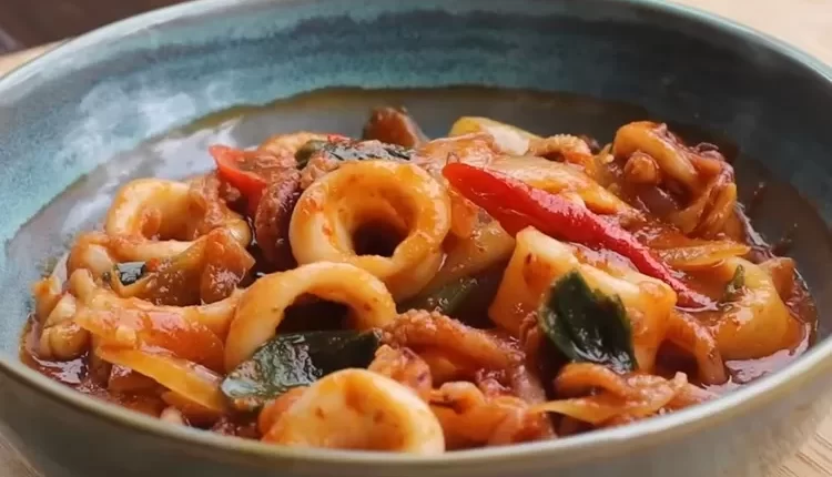 Resep Cumi Saus Padang, Buat Seafood Pedas Manis dalam 20 Menit