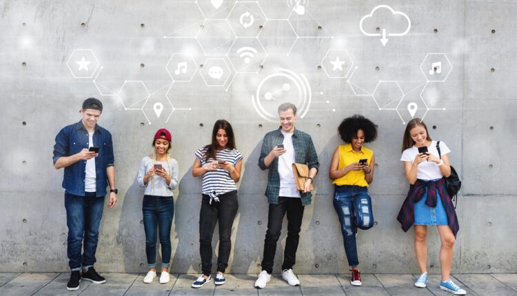 Antara Kemajuan Teknologi dan Kehidupan Manusia yang Autentik