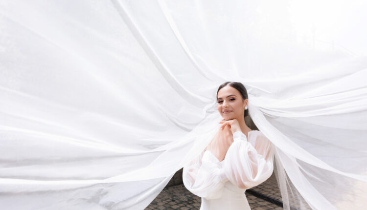 Alasan Dibalik Kenapa Gaun Pengantin Harus Warna Putih