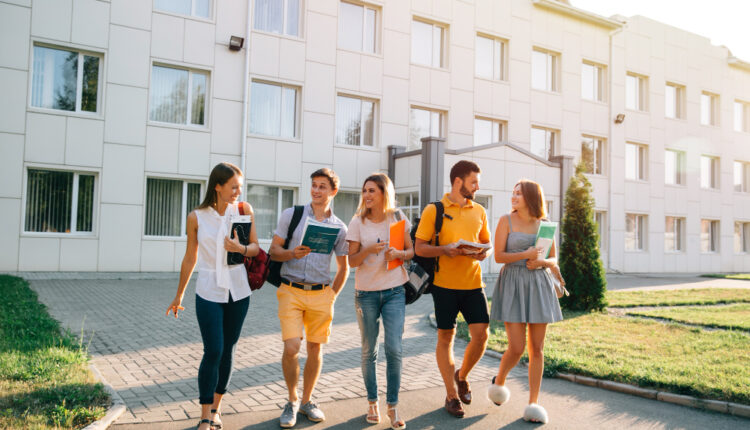 Alasan Mengapa Kuliah Itu Sangat Penting Untuk Generasi Muda