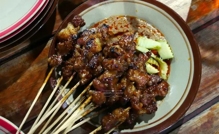 7 Destinasi Kuliner Sate Terbaik di Cianjur, Nikmatnya Daging Segar dengan Bumbu Kacang yang Pas!