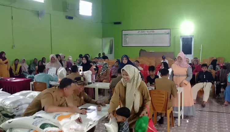 Bantuan Beras Disalurkan ke 1.492 Keluarga Kurang Mampu di Desa Sukanagalih