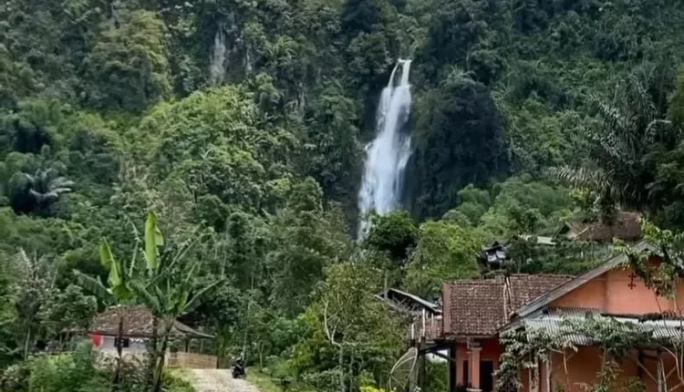 Keindahan Tersembunyi Curug Kubang, Destinasi Wisata Alam di Cianjur