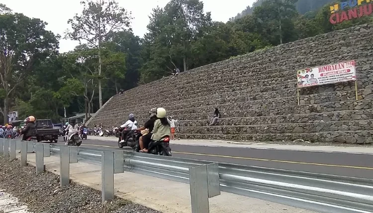 Tempat Bekas Longsoran di Cianjur Dikonversi Menjadi Tempat Nongkrong Baru di Samping Restoran Sate Shinta 2