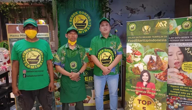 Bebek Terminal, Kuliner Wajib di Cianjur dengan 3 Varian Sambal Khas