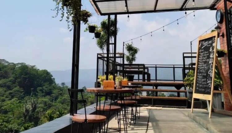 Hayyu Coffee Cianjur, Menikmati Hangatnya Kopi Ditemani Eloknya Kota Angklung