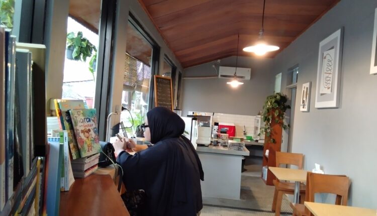 Menikmati Kopi dan Buku di Kayapa Kopi, Coffee Shop Nyaman di Cianjur