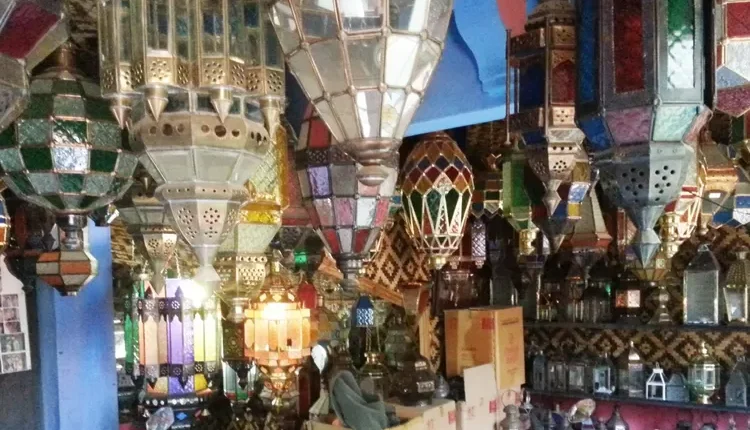 Kerajinan Tangan Melalui Lampu Gentur Khas Kota Cianjur