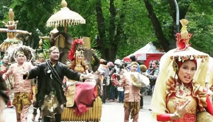 Kesenian Tradisional Unik Dari Cianjur Jawa Barat, Ngarak Posong