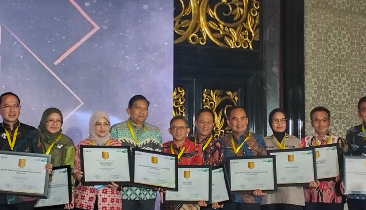 Polresta Bandung Raih Public Service Of The Year Jabar & Banten