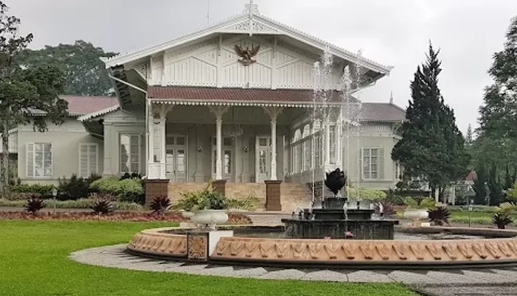 Bangunan Bersejarah Istana Kepresidenan Indonesia DiCipanas