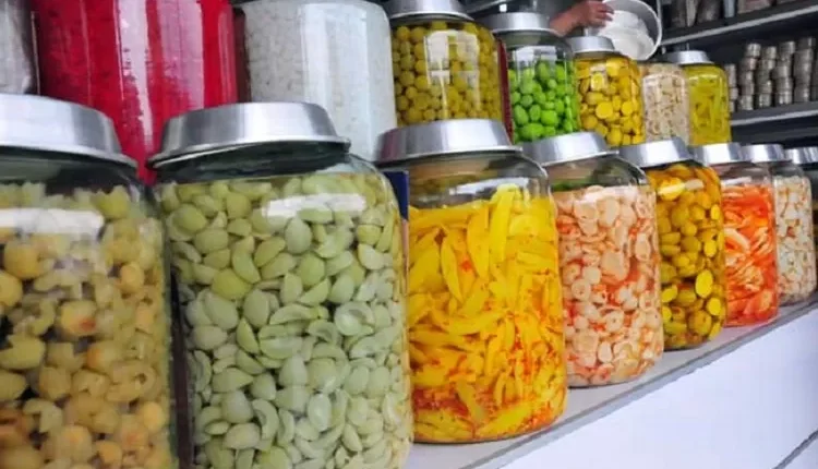 Menjelajahi Kelezatan Asinan dan Manisan Buah, Camilan Khas Cianjur yang Melegenda