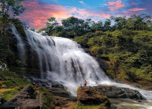 Menikmati Destinasi Wisata Alam Murah Curug Cikondang