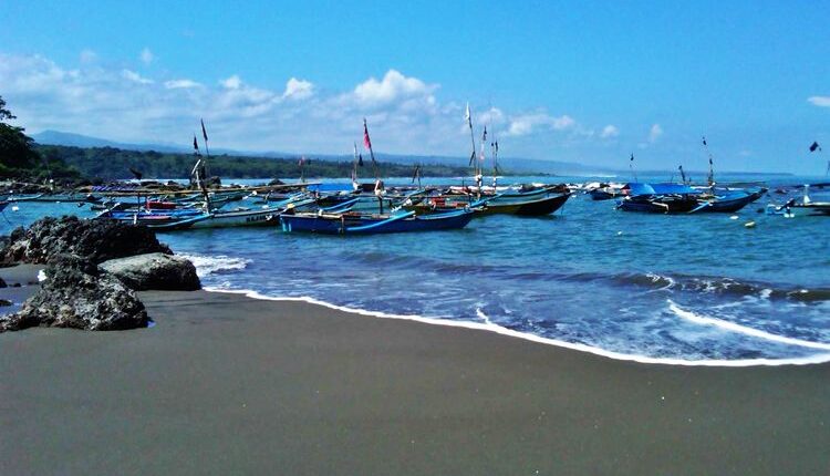 Wisata Pantai Cianjur yang Masih Jarang Diketahui Wisatawan