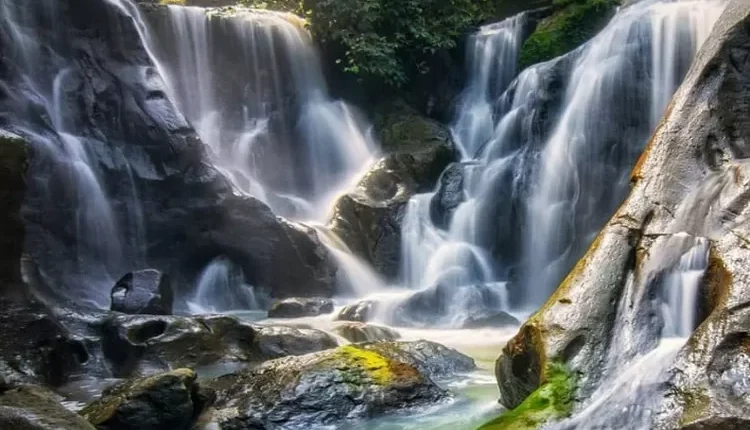 Curug Luhur Cianjur, Destinasi Wisata Tersembunyi yang Cocok untuk Healing