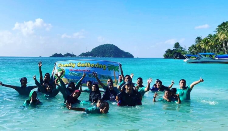 Rekomendasi Wisata Alam yang Cocok untuk Acara Family Gathering