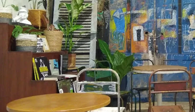 Cafe Literasi Unik di Cianjur, Tempat Nongkrong Cozy dengan Konsep Daur Ulang