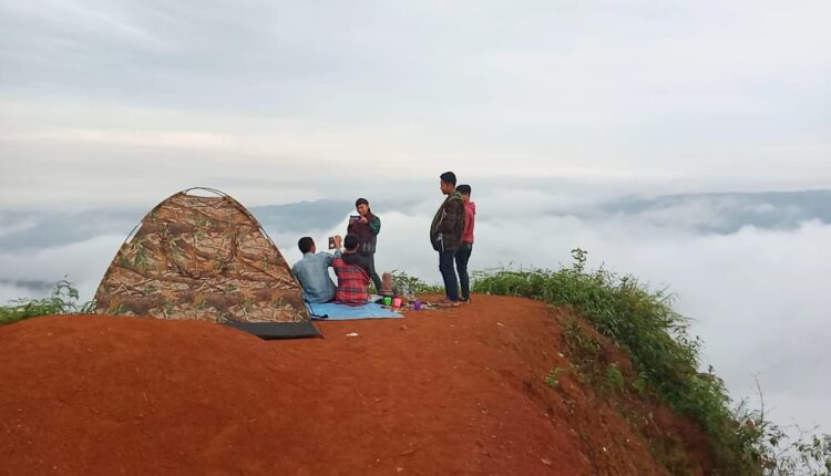 Destinasi Wisata 'Negeri di Atas Awan' di Cianjur, Eksplorasi Bukit Kokoncong