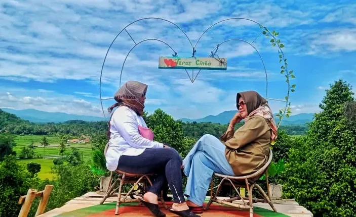 Kebon Hejo, Destinasi Wisata di Cianjur yang Padukan Budaya, Religi, dan Pertanian