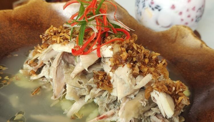 Nikmatnya Ayam Jahe dan Kue Keranjang di Bumi Aki Heritage Cipanas